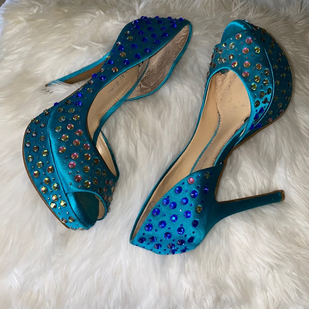 Gianni Bini teal pumps